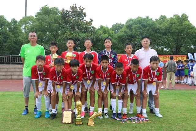 亚运会中国男篮晋级半决赛，这4人功不可没，廖三宁救了全队